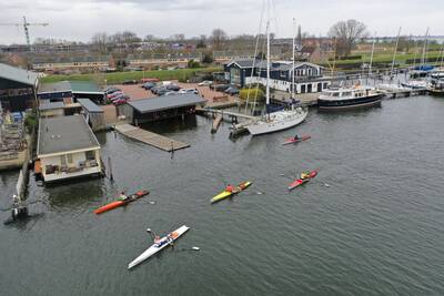 skiffs